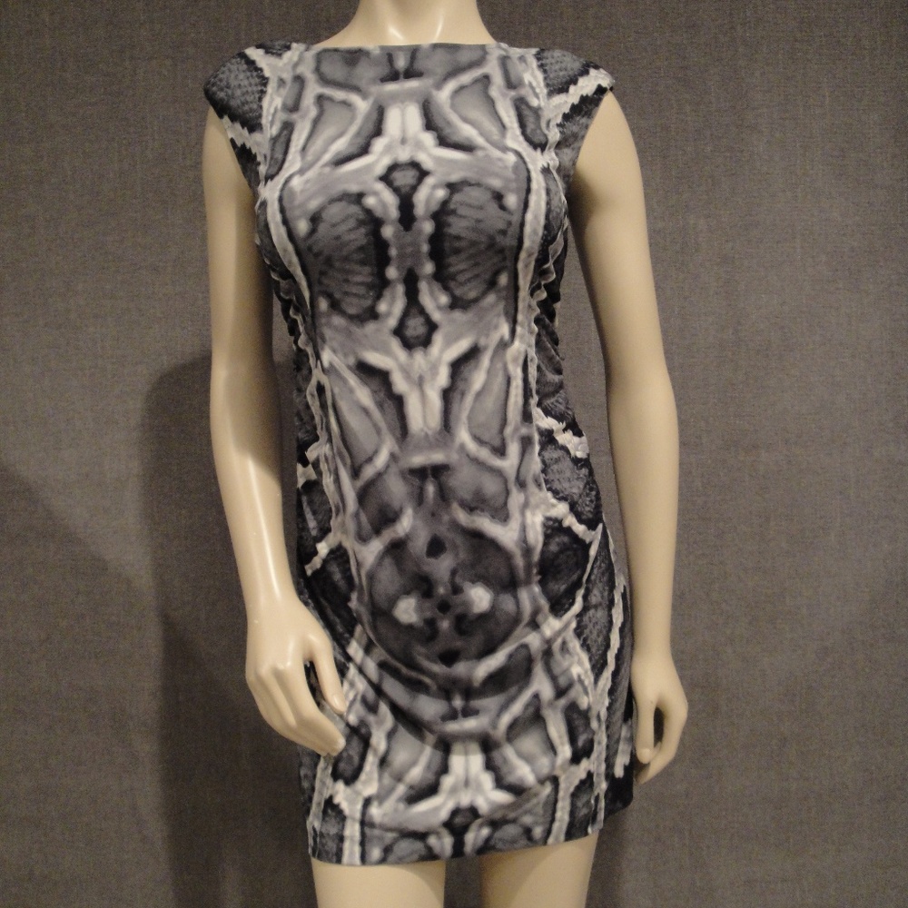 Short black&white&grey body con dress size XSmall